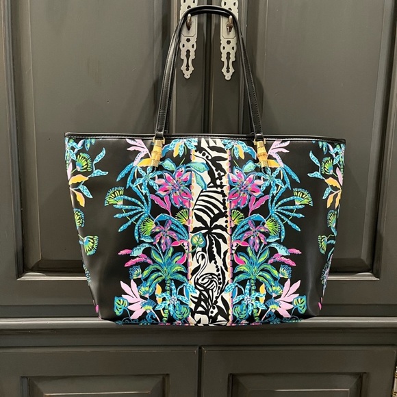 Lilly Pulitzer Meema Tote - Picture 4 of 10
